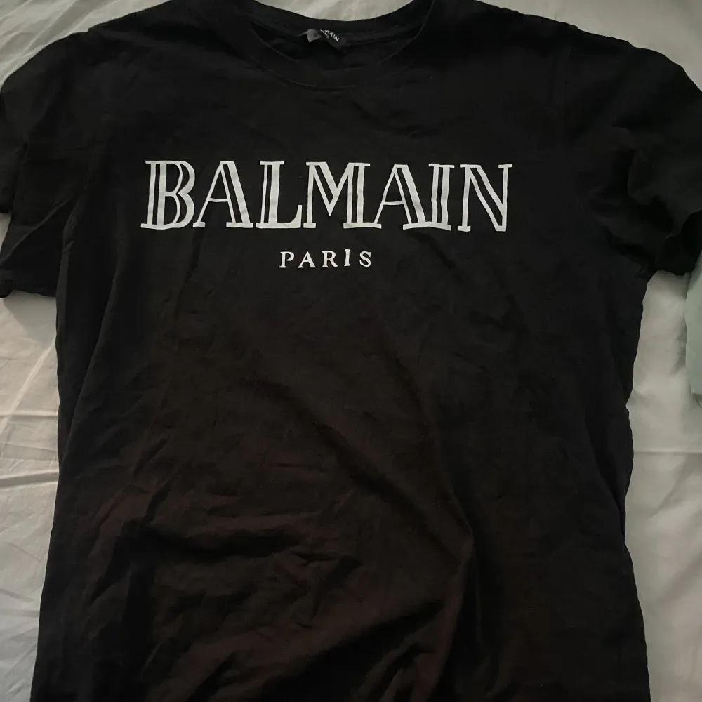 Balmain t-shirt . T-shirts.