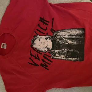 Veronica Maggio tröja - Veronica Maggio tröja, storlek S. Säljes i gott skick.