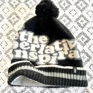 Mössa - Knappt använd 👍 Från husdjur/rökfritt hem ✌️