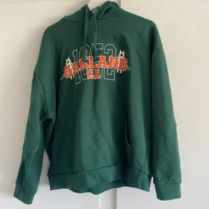 Grön hoodie - Grön hoodie ifrån asos, bra skick