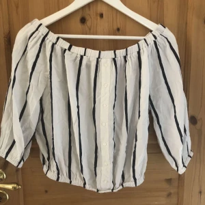 Off shoulder  - Tröja meddela för mer info