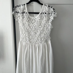 Studentklänning  - Studentklänning med öppen rygg, storlek S