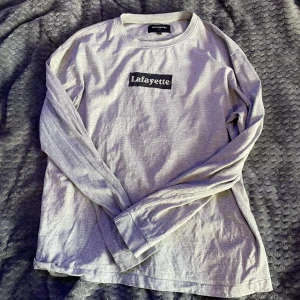 Långärmad tröja - Lafayette tröja använd ett par gånger men ser ut som ny, krympt lite i tvätten