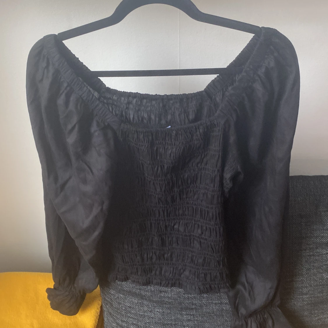 Svart  tröja - 90
