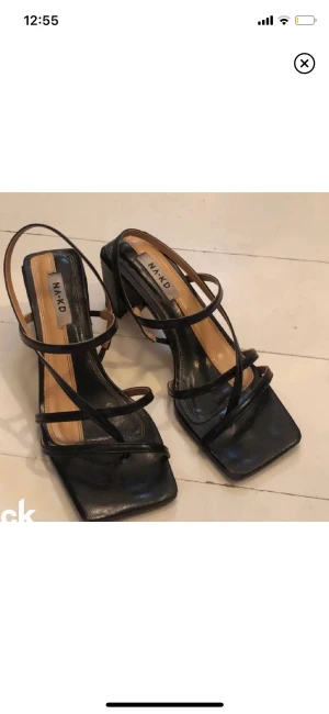 Svarta klackar  - Jätte fina klackar som inte kommer till användning i storlek 37, säljer för 100kr + frakt 