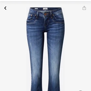 Ltb jeans valerie - Snygga nya lågmidjade bootcut jeans från ltb som är slutsålda i nästan alla storlekar överallt. Säljer då de är för små för mig. Lappar finns kvar. Storlek 24/30❤️