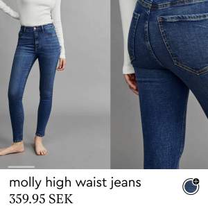 Superstretchiga skinny jeans med hög midja. Superbekväma och figurnära! Riktiga bakfickor och fakefickor framtill. 