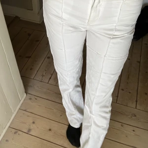 Jeans - Säljer mina ascoola jeans från zara då dom tyvär inte kommer till andvändning dom är i storlek 36 men skulle säga att dom passar 34