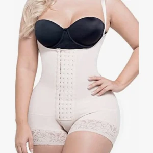 Shapewear bodysuit  - En shapewear från Amazon, aldrig använd utan endast testad. Den är i storlek XS men passar upp till S/M enligt mig då den är stretchig. Nypris ligger på 829kr, frakt ingår ej