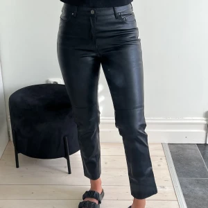 Skinnbyxor - Skinnbyxor i storlek S, nästan aldrig använda💕