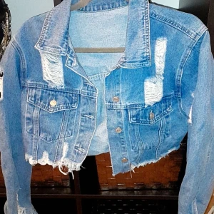 Kort jeans jacka - Kort jeans jacka Perfekt skick