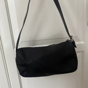 Baguette väska - Baguette väska. H&M. Befintligt skick