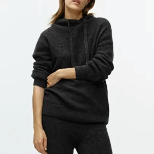 Arket stickad hoodie alpacka - Stickad hoodie från Arket i alpacka blandning. Storlek xs, använd fåtal gånger så gott skick Nypris 890