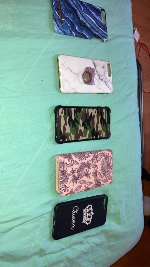 iPhone 8+ skal  - iPhone 8+ skal, använda några har lite kantstötta men inget man märker av. Swish betalning kan skickas.