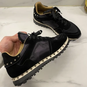 Valentino garvani storlek 41 - Valentino camou garvani storlek 41