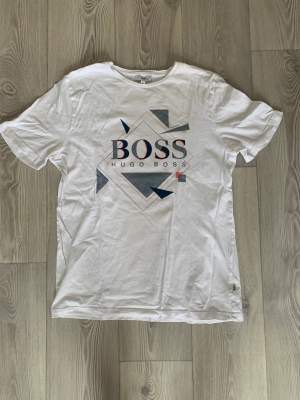 T-shirt Hugo Boss stl S 