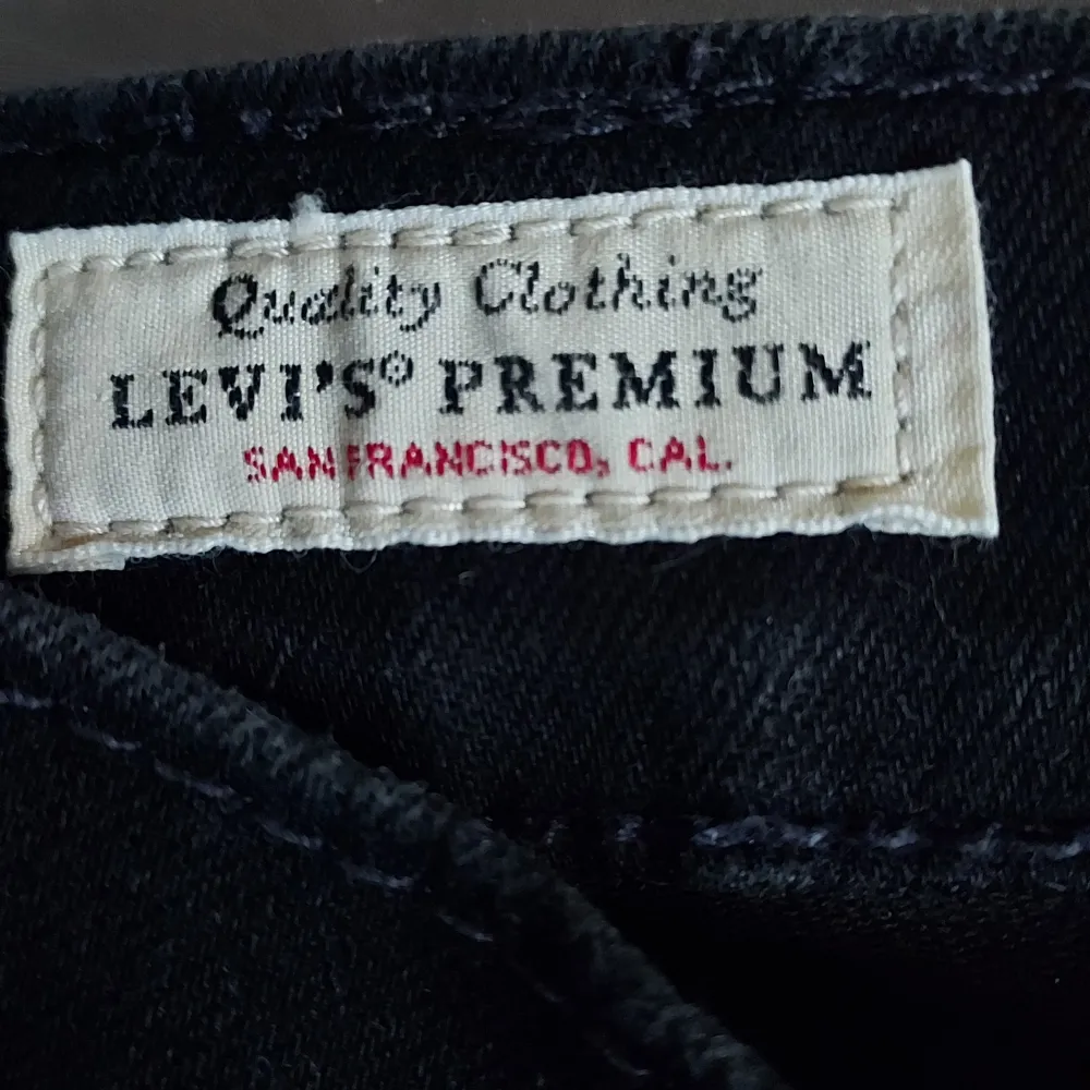 Levi's jeans använda typ 3-5 gånger! Storlek W 27 L32. Jeans & Byxor.
