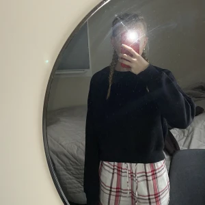 Svart sweatshirt - En basic svart sweatshirt från lager 157😊