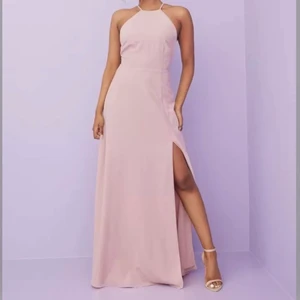 Maxi dress halterneck by NLY - Klänning från Nelly, halterneck och slits! Pris diskuterbart!