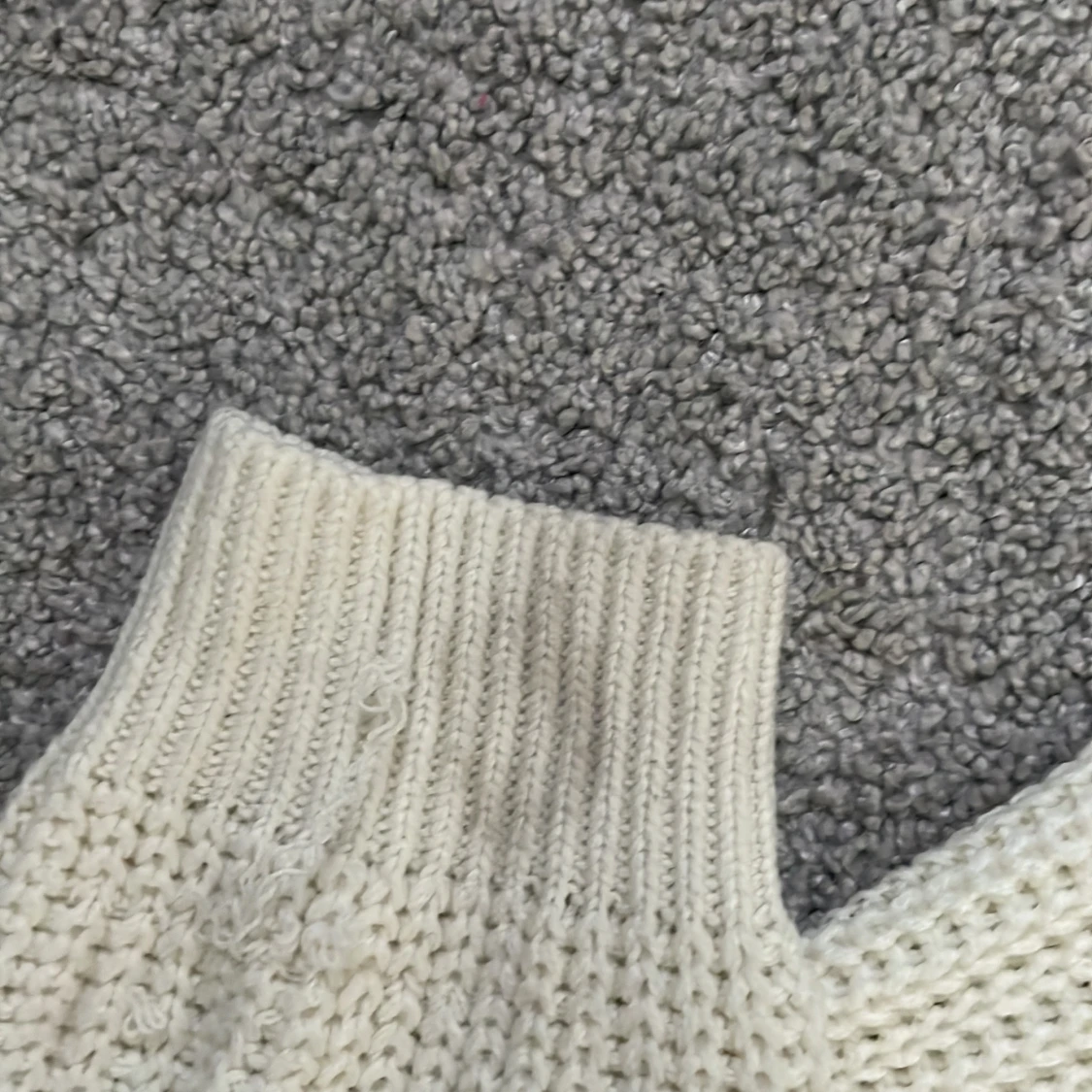 En stickad tröja från hm  - 91