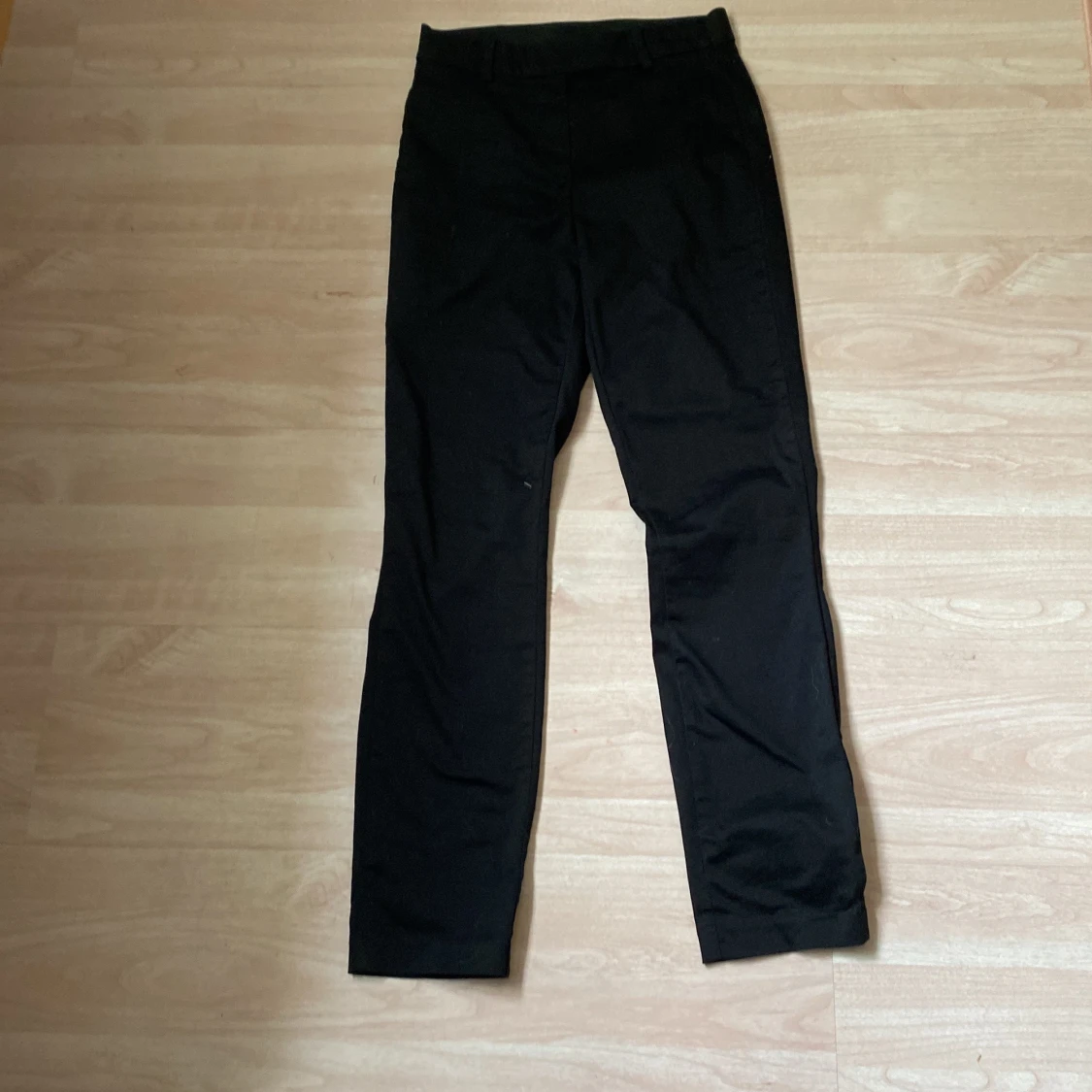 Svarta kostymbyxor  - 90