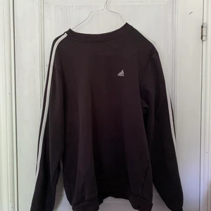 Adidaströja, S - Sweatshirt från Adidas, Storlek S