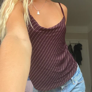 Topp - Topp som är mönstrad fram