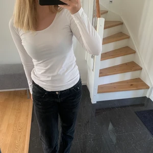 Tröja - Säljer denna då jag har två andra liknande, köpt för 199 kr på lindex och säljer nu för 80💕 har knappt använt den💕 TRYCK INTE PÅ KÖP DIREKT