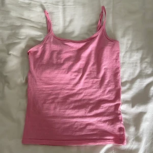 Rosa linne - Säljer detta supergulliga rosa linnet som passar XXS-S. Köpt second hand i våras och är i bra skick!