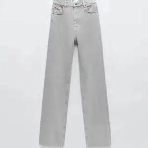 Gråa jeans från zara i storlek 36