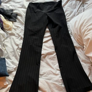 Kostymbyxor  - Jättefina lågmidjade kostym byxor💕