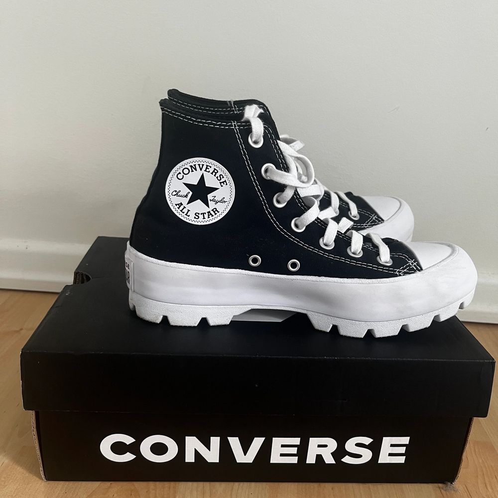 Svart Converse skor. - Converse | Plick Second Hand