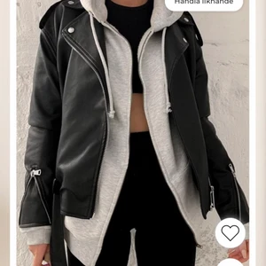 Nelly: Skinnjacka  - Säljer nu denna skinnjackan pga, att den inte kommer till användning, den är från Nelly och kostade 499kr när jag köpte den! De är en superfin jacka i storlek 34💗 som endast är använd ett fåtal gånger, och är i väldigt bra skick.