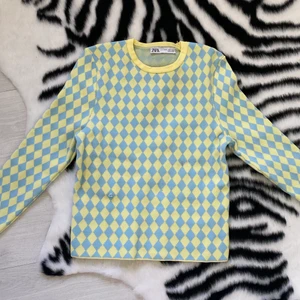 Zara pastel stickad tröja  - Storlek s, lite nopprig (se bild 2) annars i mycket bra sick