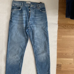 Jeans zara  - Jeans från zara knappt använda 