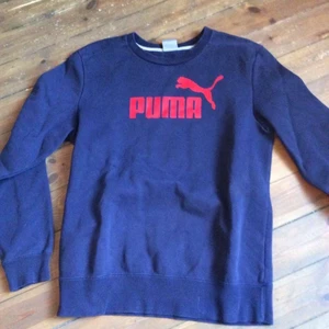 Puma sweatshirt blå och röd - Storlek: S 