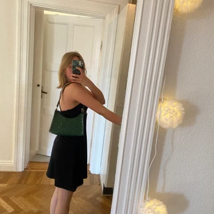 Grön axelväska - Mörkgrön axelväska från Shein.