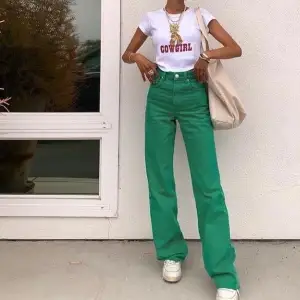 Gröna jeans från Zara i storlek 36. Använda 1 gång