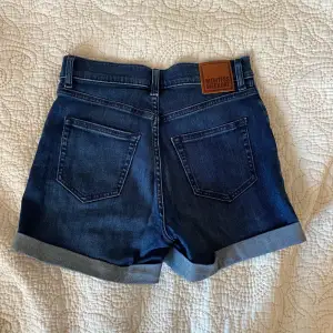 nästan helt nya shorts från weekday, xs