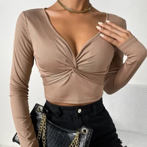 Tröja - Säljer denna tröjan från shein som är något stor för mig. Om någon hellre vill byta går det också bra 👍🏼