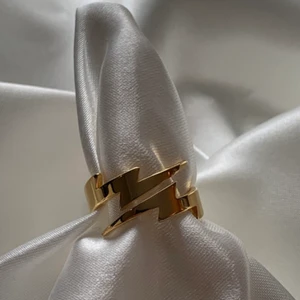 Guld ring - Säljer min ring från bywestling.com💓jag köpte den för 110kr plus frakt. 