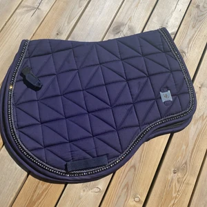 Mörkblått schabrak-storlek Full(hopp) - Fint schabrak i fint skick👌ordinarie pris är 650 kr🌸