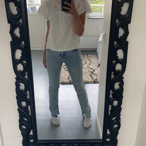 Ljusblåa jeans - Så himla fina och näst intill oanvända💗 150kr