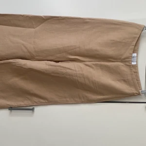 Sommarbyxor från &other stories  - Byxor i lyrocellmaterial perfekta för sommaren. Har tyvärr inte kommit till användning. 