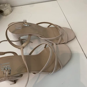 Klacka  - Fina klackar jag hade på min bal i 9an så bara använda 1 gång