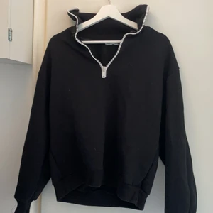 Cool tjocktröja  - Använd ca 5 gånger. Fint skick! 