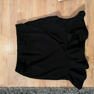 Ny kjol - Helt ny oanvänd kjol, stl s