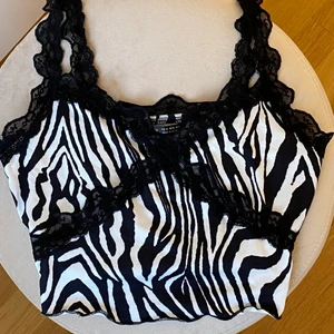 Linne🖤 - Super fint linne med spets. Aldrig använt!😊