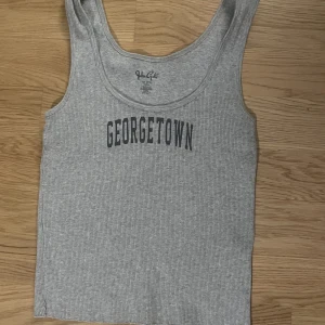 Brandy Melville topp - Söt topp från brandy. Nypris 200 kr