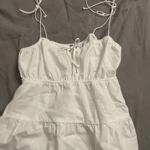 helt ny topp  - aldrig använd💛